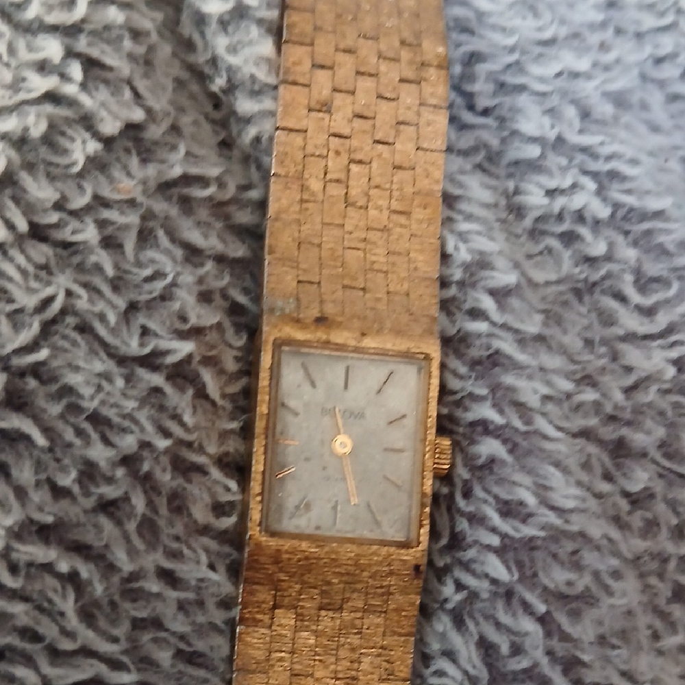 Vintage Womens Bulova Watch. Elegant Gold-Tone. Missing Back. Can Buy On Ebay. - Picture 3 of 4